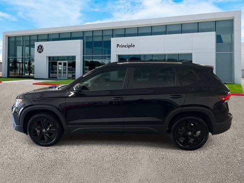 New 2026 Volkswagen Taos SE FWD image 5