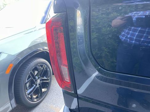 Used 2019 GMC Sierra 1500 SLT w/ SLT Premium Plus Package image 11