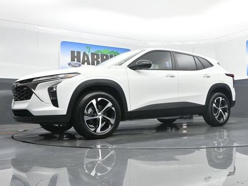 New 2026 Chevrolet Trax RS w/ Driver Confidence Package FWD image 18