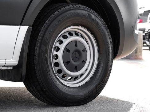 Used 2024 Mercedes-Benz Sprinter 2500 image 51