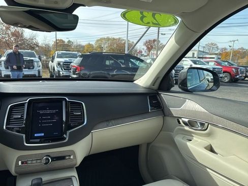 Used 2023 Volvo XC90 B6 Plus w/ Protection Package image 16