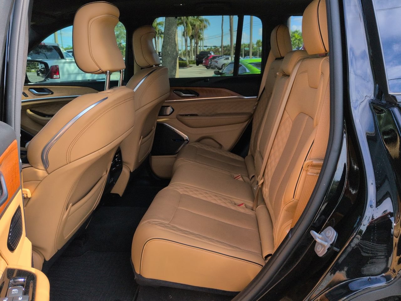 Used 2022 Jeep Grand Cherokee Summit AWD/4WD image 14