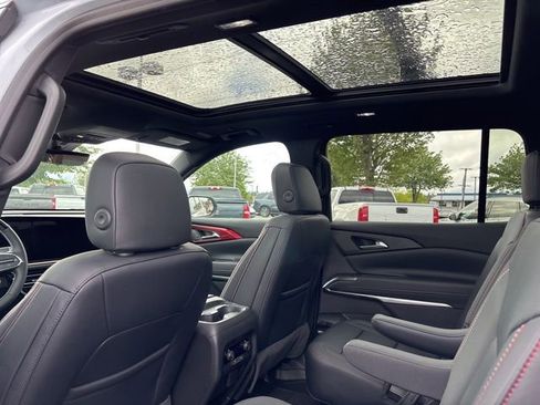 New 2026 Chevrolet Traverse Z71 w/ Enhanced Driving Package AWD/4WD image 35