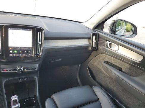 Used 2026 Volvo XC40 B5 Plus AWD/4WD image 14