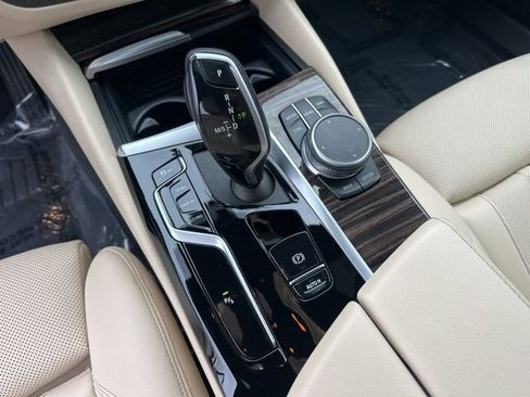 Used 2022 BMW 530i xDrive w/ Convenience Package image 21