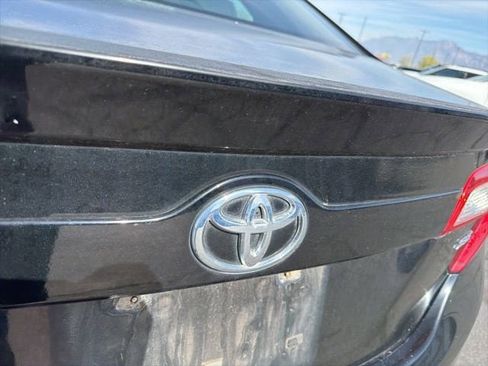 Used 2014 Toyota Camry SE image 28