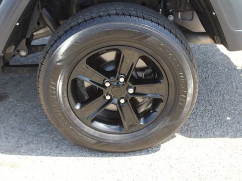 Used 2023 Jeep Gladiator Rubicon w/ Trailer Tow Package AWD/4WD image 15