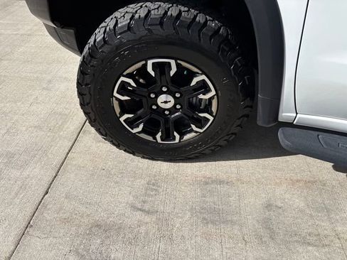 Used 2023 Chevrolet Silverado 1500 ZR2 w/ Technology Package image 28