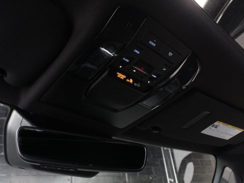 Used 2024 Lexus GX 550 AWD/4WD image 18
