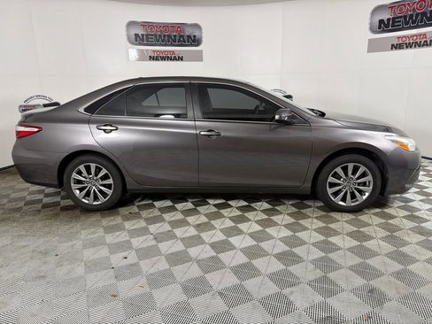 Used 2017 Toyota Camry XLE FWD image 2