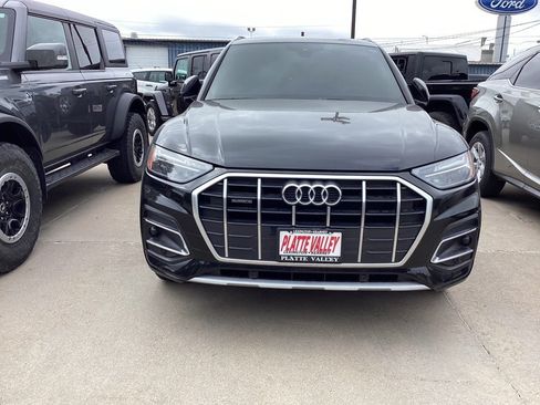 Used 2021 Audi Q5 2.0T Premium w/ Convenience Package AWD/4WD image 2