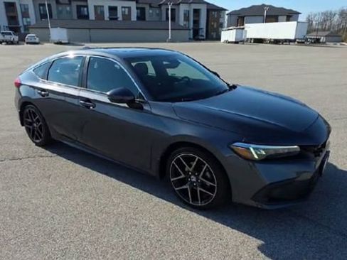 Used 2023 Honda Civic Sport Touring image 3