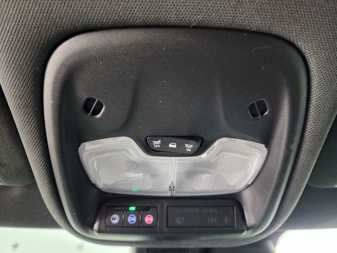 Used 2022 Chevrolet TrailBlazer RS w/ Convenience Package image 41