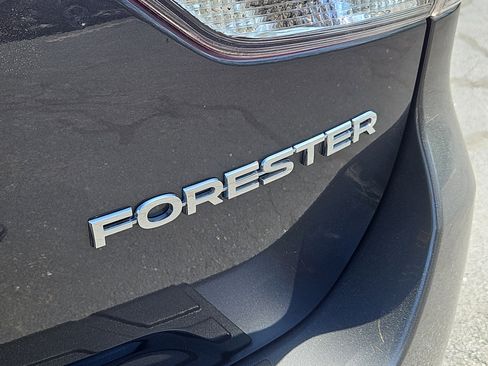 Certified 2023 Subaru Forester Premium AWD/4WD image 5