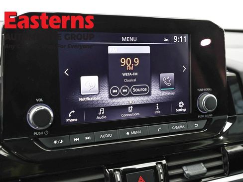 Used 2025 Nissan Pathfinder SV FWD image 19