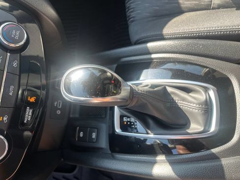 Used 2019 Nissan Rogue SV w/ Premium Package FWD image 26