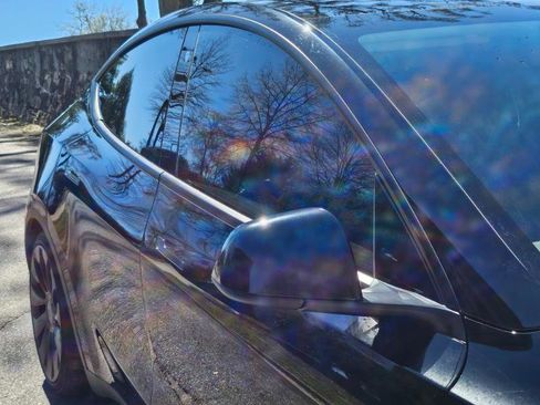 Used 2022 Tesla Model Y Performance image 20