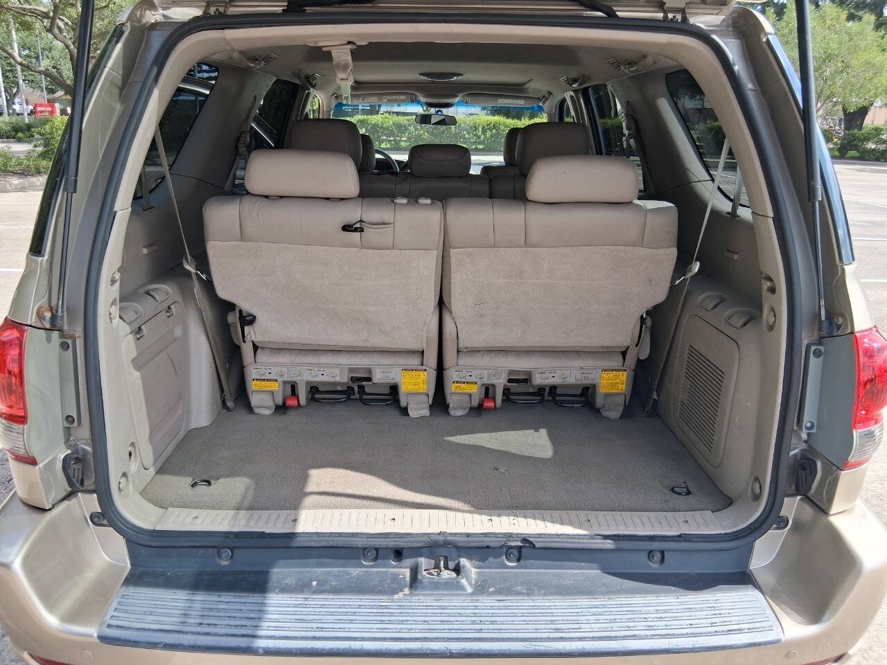 Used 2007 Toyota Sequoia SR5 RWD image 23