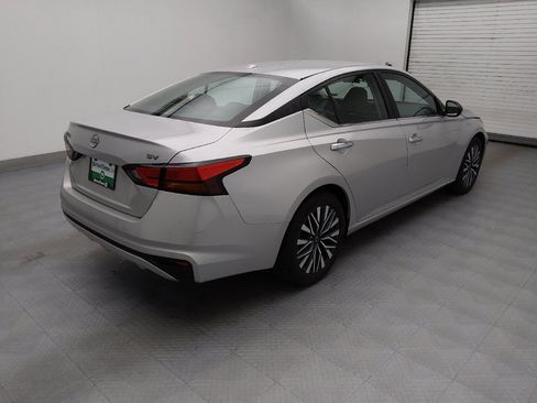 Used 2024 Nissan Altima 2.5 SV image 9