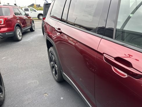 New 2025 Jeep Grand Cherokee L Altitude AWD/4WD image 5
