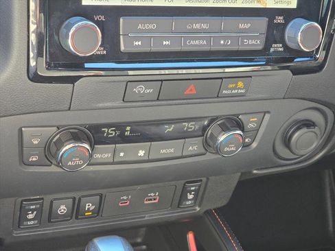 Used 2023 Nissan Frontier PRO-4X w/ Pro-4X Premium Package image 18