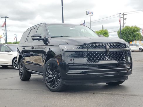 New 2026 Lincoln Navigator Reserve w/ Jet Appearance Package AWD/4WD image 1