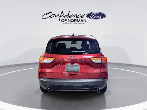 Used 2021 Ford Escape SE w/ SE Sport Appearance Package image 7