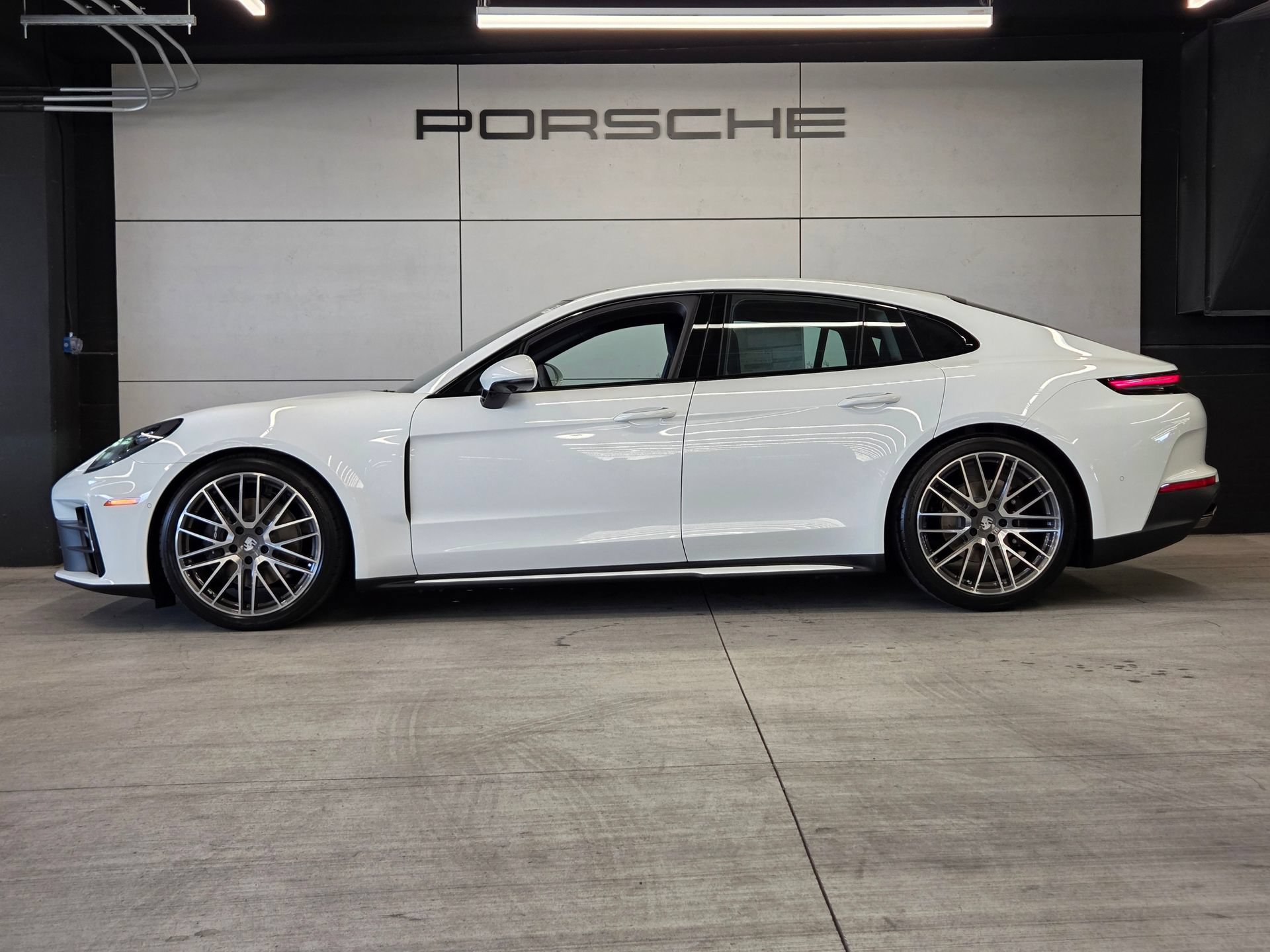 New 2026 Porsche Panamera 4 AWD/4WD image 2