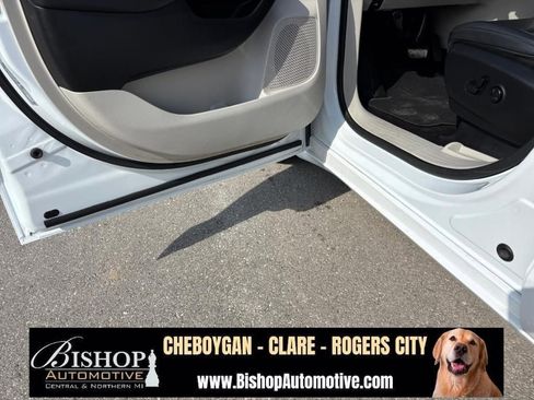 Used 2023 Chrysler Pacifica Touring-L FWD image 19