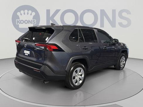 Used 2023 Toyota RAV4 LE AWD/4WD image 7