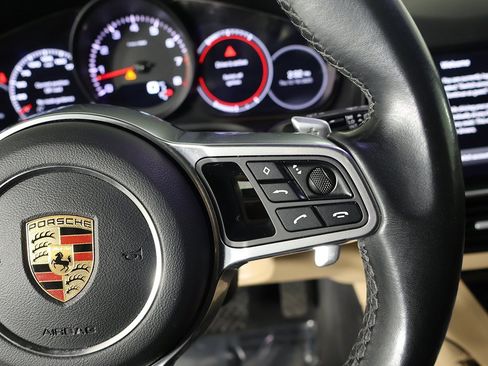 Used 2023 Porsche Cayenne Platinum Edition image 41