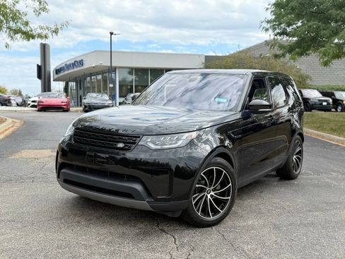 Used 2017 Land Rover Discovery SE image 3