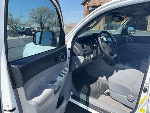 Used 2011 Toyota Tacoma 4x4 Double Cab w/ TRD Off-Road Pkg w/JBL Audio image 28