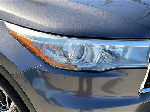 Used 2016 Toyota Highlander XLE FWD image 28