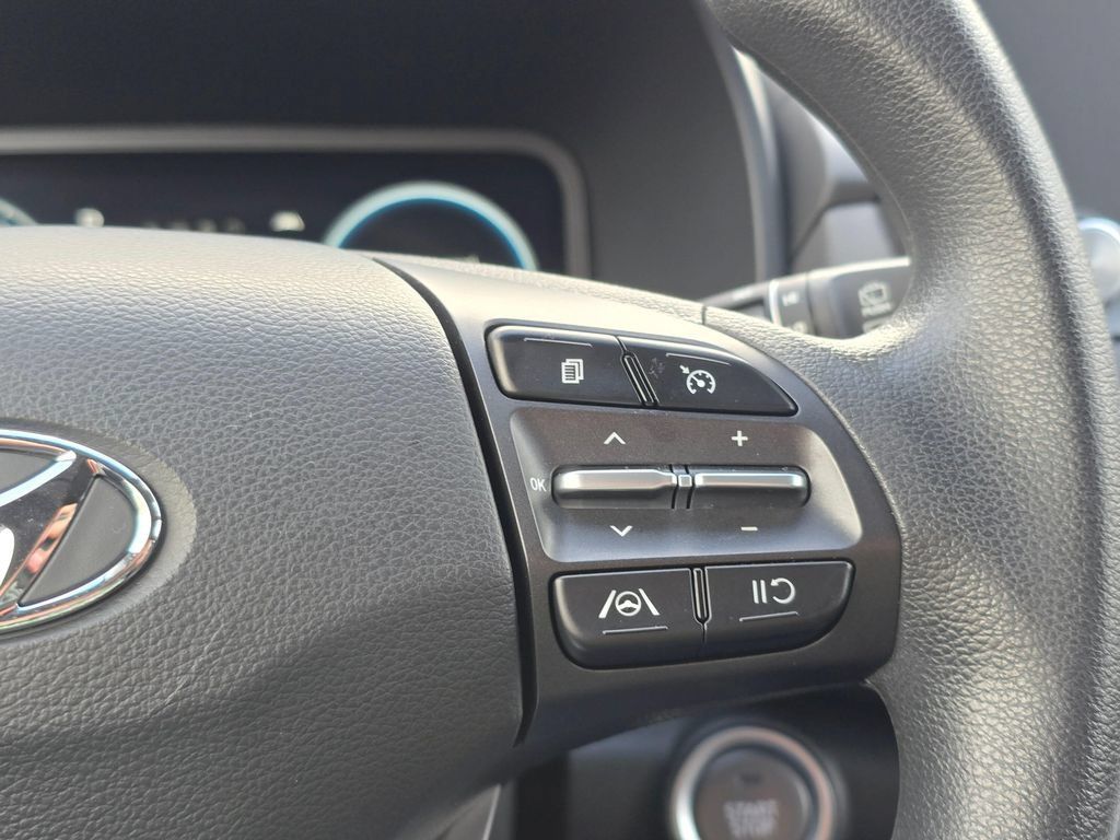 Used 2023 Hyundai Kona SE FWD image 25