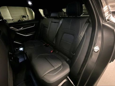 New 2026 Jaguar F-PACE R-Dynamic S image 9