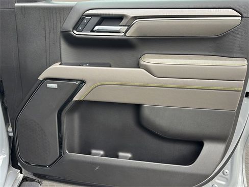 Used 2025 Chevrolet Silverado 1500 ZR2 w/ Technology Package image 37