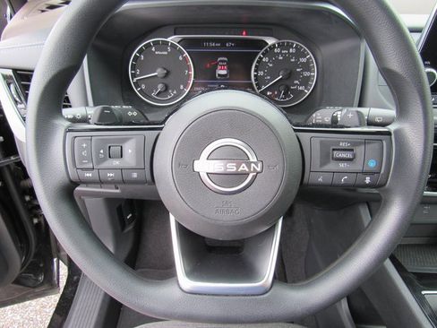 Used 2023 Nissan Rogue SV image 19