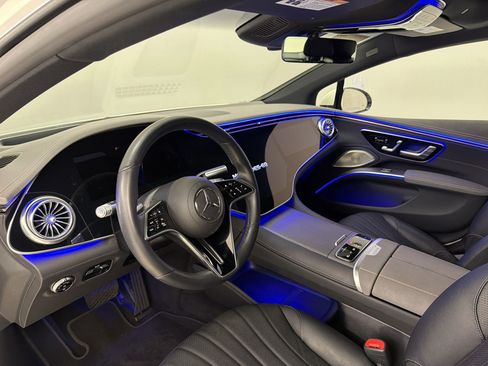 Used 2022 Mercedes-Benz EQS 580 4MATIC Sedan image 4