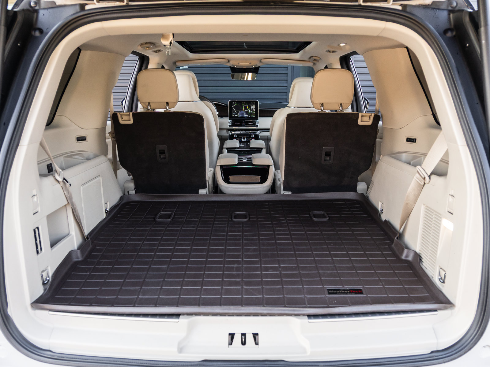 Used 2021 Lincoln Navigator Reserve w/ Luxury Package RWD image 34