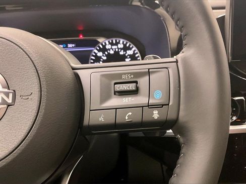 Certified 2025 Nissan Pathfinder SV image 20