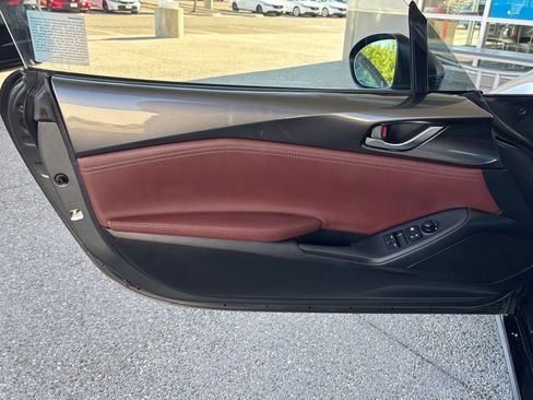 Used 2019 MAZDA MX-5 Miata RF Grand Touring RWD image 22