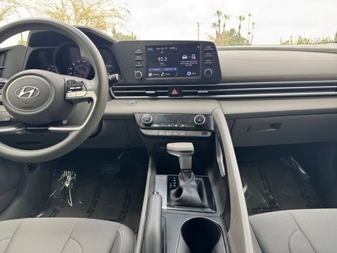 Used 2023 Hyundai Elantra SEL w/ Cargo Package image 15