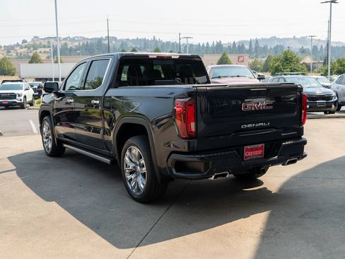Used 2022 GMC Sierra 1500 Denali w/ Denali Reserve Package AWD/4WD image 5