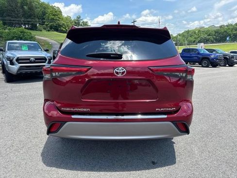 Used 2023 Toyota Highlander Platinum FWD image 21