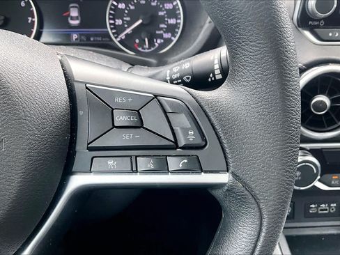 Used 2025 Nissan Sentra SV FWD image 23
