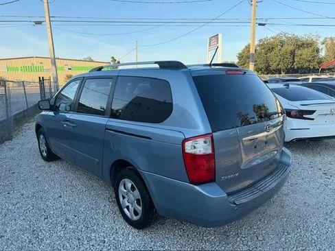 Used 2010 Kia Sedona LX w/ PWR Pkg image 5