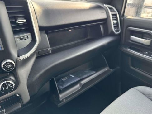 Used 2024 RAM 3500 Big Horn image 24