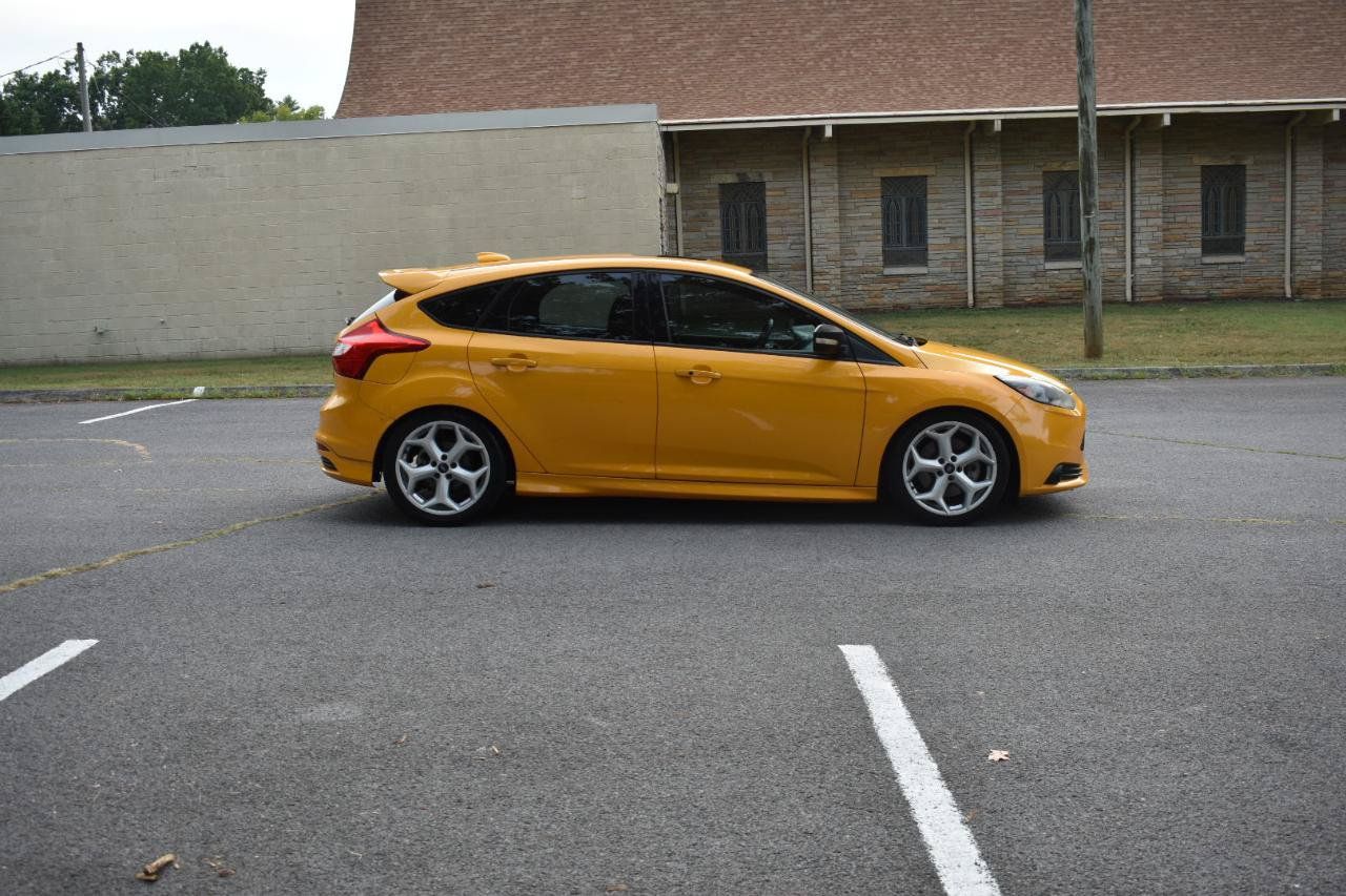 Used 2013 Ford Focus ST FWD image 8