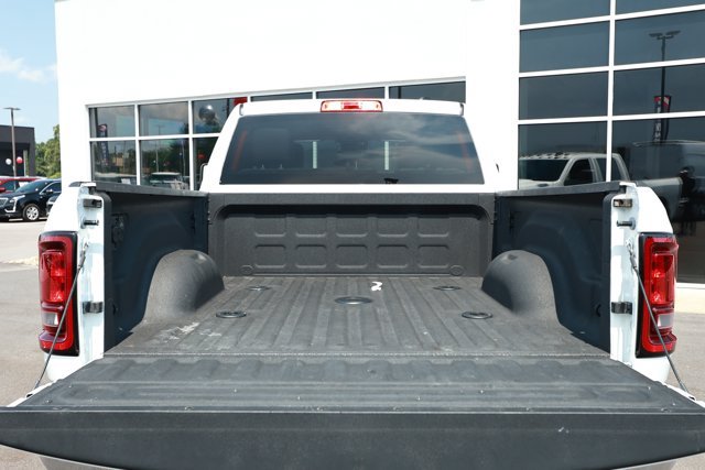 Used 2025 RAM 2500 Tradesman w/ Chrome Appearance Group AWD/4WD image 8